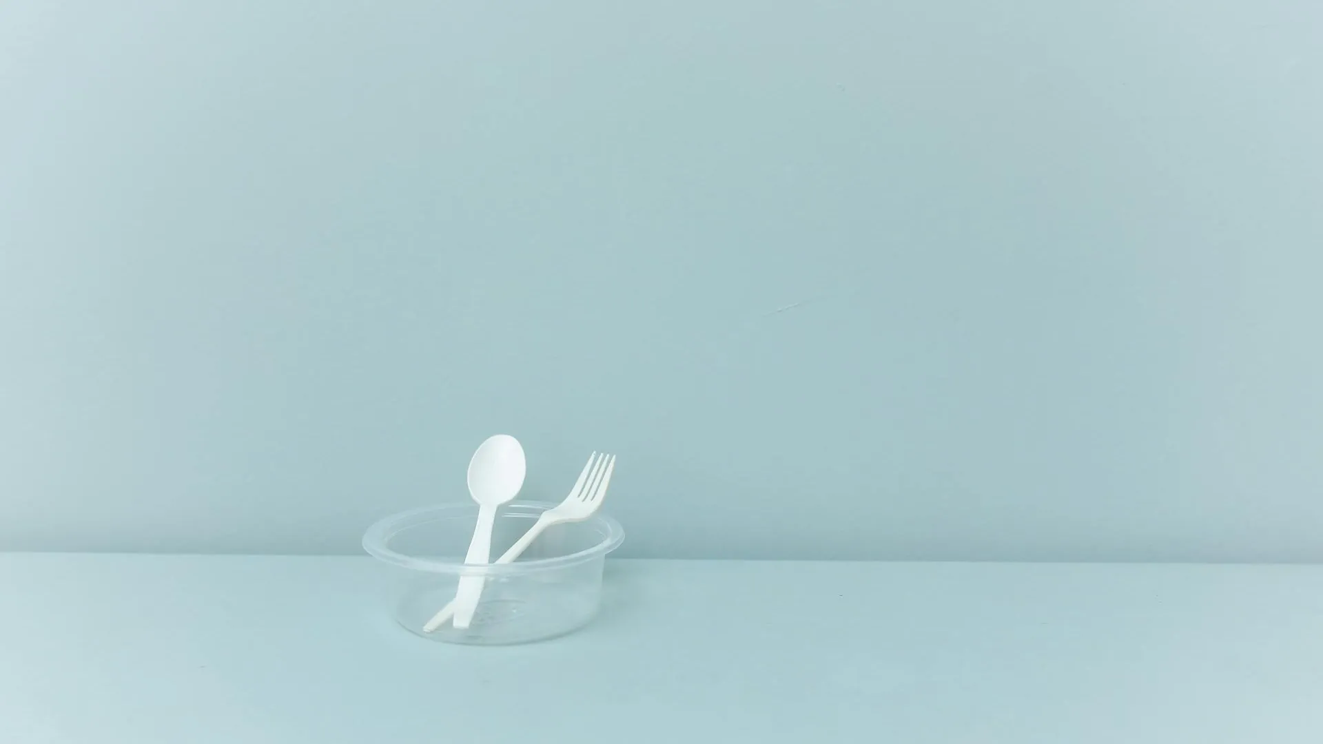 Пакеты, контейнеры и одноразовая посуда в широком ассортименте