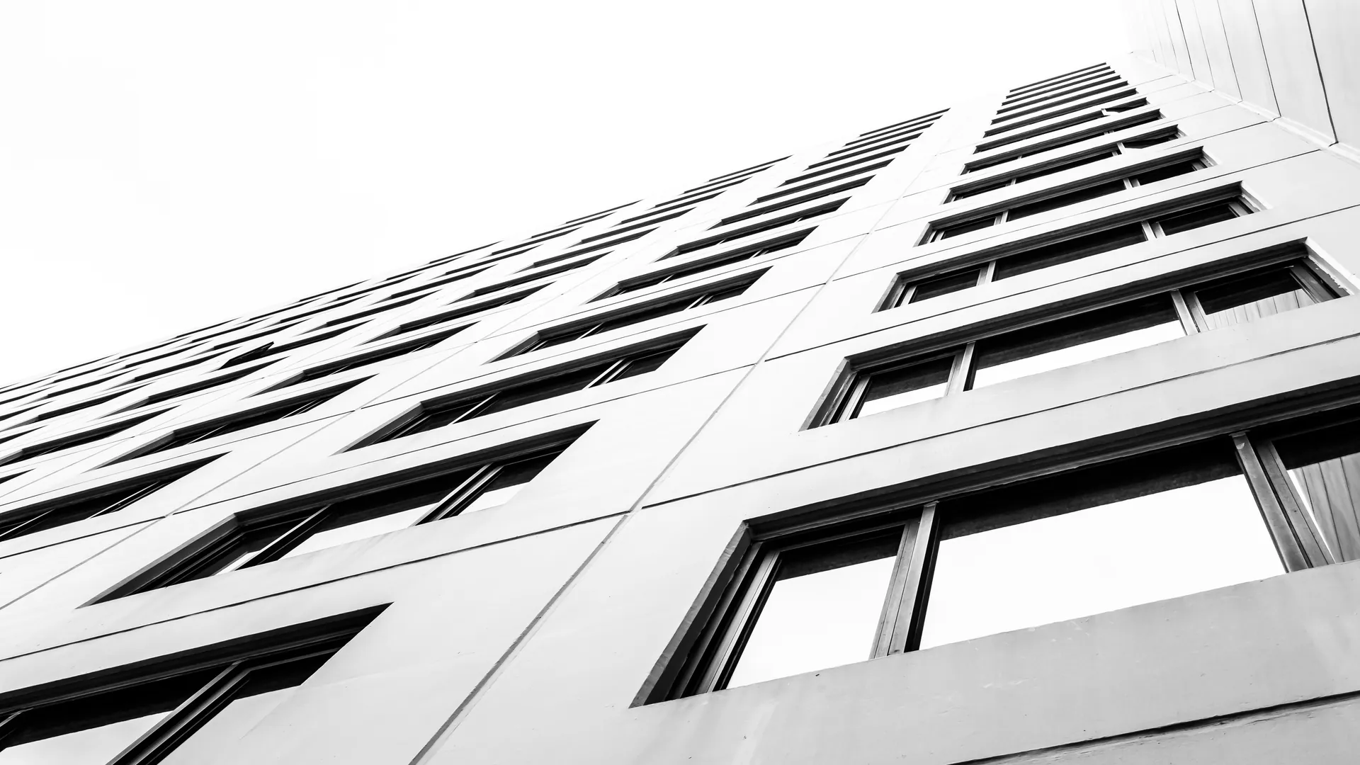 Спор с застройщиком: взыскание неустойки, защита прав дольщика и судебная практика